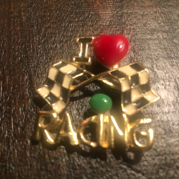 I ❤️ Racing Pin - Picture 3 of 3